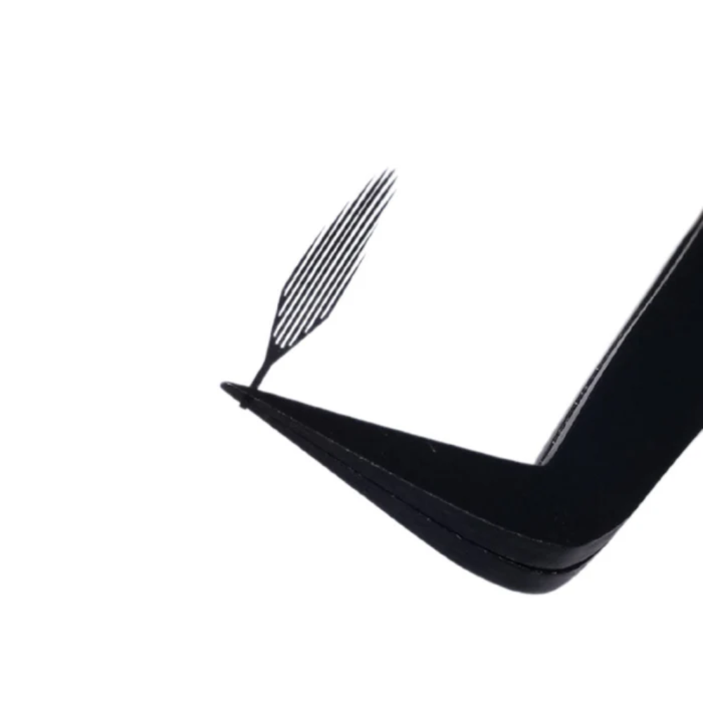 Pestañas con púas de anime piramidal